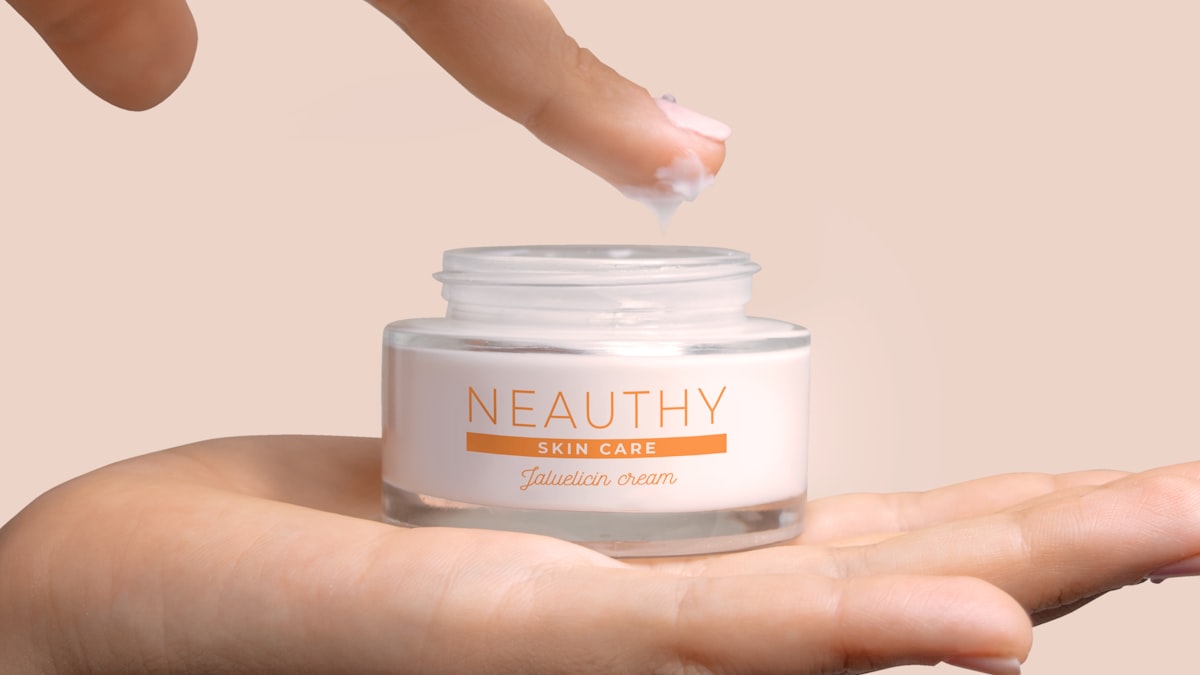 Pore refining toners and beta hydroxy acid exfoliants